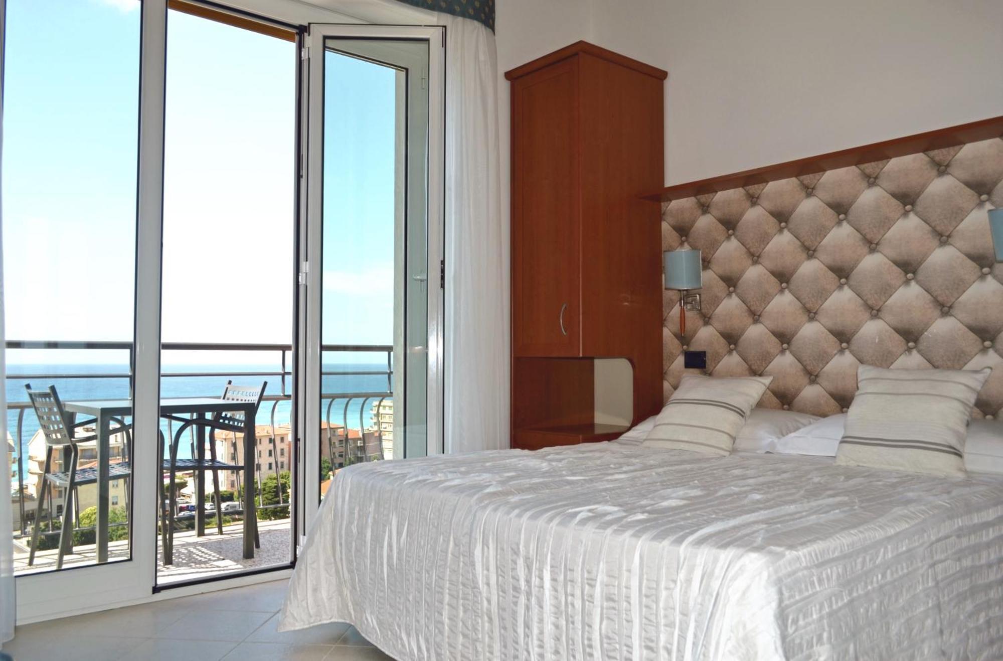 פינאלה ליגורה Hotel Noris מראה חיצוני תמונה