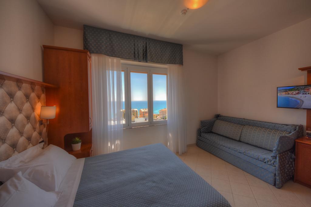 פינאלה ליגורה Hotel Noris מראה חיצוני תמונה