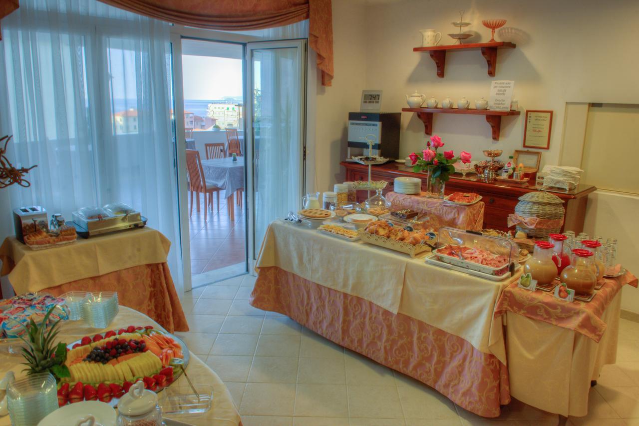 פינאלה ליגורה Hotel Noris מראה חיצוני תמונה